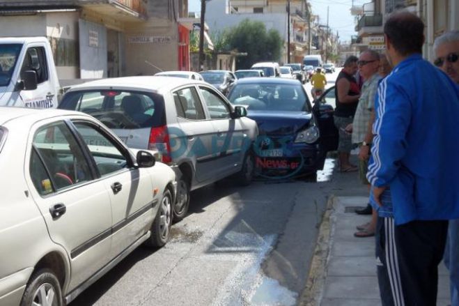 Καραμπόλα το πρωί στην Καλαμάτα (εικόνες)