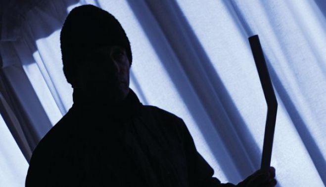 &Delta;ύ&omicron; &sigma;&upsilon;&lambda;&lambda;ή&psi;&epsilon;&iota;&sigmaf; &gamma;&iota;&alpha; &kappa;&lambda;&omicron;&pi;ή &sigma;&tau;&eta;&nu; &Tau;&rho;ί&pi;&omicron;&lambda;&eta;