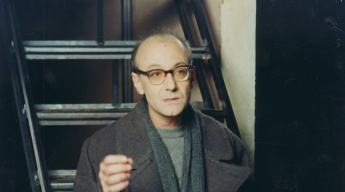 Έ&phi;&upsilon;&gamma;&epsilon; &alpha;&pi;ό &tau;&eta; &zeta;&omega;ή &omicron; &eta;&theta;&omicron;&pi;&omicron;&iota;ό&sigmaf; &Mu;ά&nu;&omicron;&sigmaf; &Sigma;&tau;&alpha;&lambda;ά&kappa;&eta;&sigmaf;