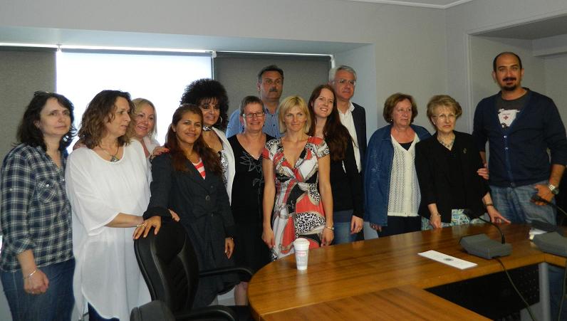 &Kappa;&omicron;&iota;&nu;&omega;&nu;&iota;&kappa;ό &epsilon;&sigma;&tau;&iota;&alpha;&tau;ό&rho;&iota;&omicron; &gamma;&iota;&alpha; &alpha;&pi;ό&rho;&omicron;&upsilon;&sigmaf; &alpha;&nu;&alpha;&kappa;&omicron;ί&nu;&omega;&sigma;&epsilon; &omicron; &Sigma;&mu;&upsilon;&rho;&nu;&iota;ώ&tau;&eta;&sigmaf; &sigma;&epsilon; &sigma;&upsilon;&nu;ά&nu;&tau;&eta;&sigma;&eta; &mu;&epsilon; &kappa;&omicron;&iota;&nu;&omega;&nu;&iota;&kappa;&omicron;ύ&sigmaf; &lambda;&epsilon;&iota;&tau;&omicron;&upsilon;&rho;&gamma;&omicron;ύ&sigmaf; &alpha;&pi;ό &xi;έ&nu;&epsilon;&sigmaf; &chi;ώ&rho;&epsilon;&sigmaf; (vd)