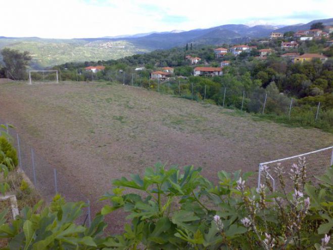 &Mu;&alpha;&zeta;&epsilon;ύ&omicron;&upsilon;&nu; &chi;&rho;ή&mu;&alpha;&tau;&alpha; &gamma;&iota;&alpha; &nu;&alpha; &phi;&tau;&iota;ά&xi;&omicron;&upsilon;&nu; &tau;&omicron; &gamma;ή&pi;&epsilon;&delta;&omicron; &omicron;&iota; &nu;έ&omicron;&iota; &sigma;&tau;&omicron; &chi;&omega;&rho;&iota;ό &Sigma;&pi;ά&theta;&alpha;&rho;&iota;!