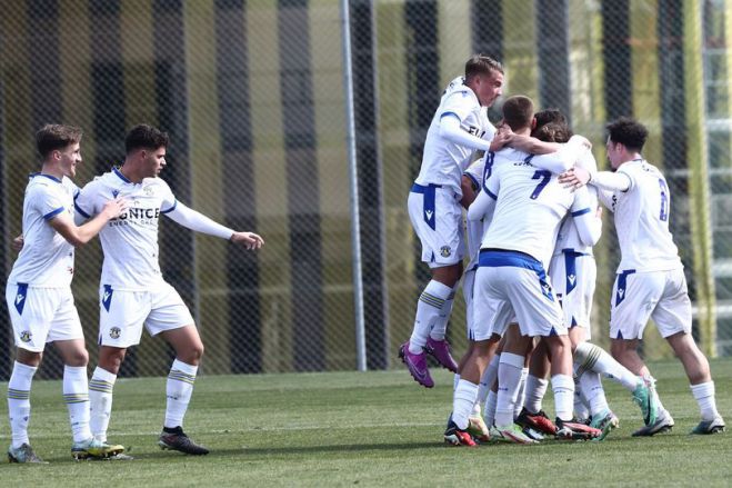 &Mu;&epsilon;&gamma;ά&lambda;&omicron; &delta;&iota;&pi;&lambda;ό &gamma;&iota;&alpha; &tau;&eta;&nu; &Kappa;19 &tau;&omicron;&upsilon; &Alpha;&sigma;&tau;έ&rho;&alpha; &mu;έ&sigma;&alpha; &sigma;&tau;&eta;&nu; &Alpha;&Epsilon;&Kappa;! (&epsilon;&iota;&kappa;ό&nu;&epsilon;&sigmaf;)