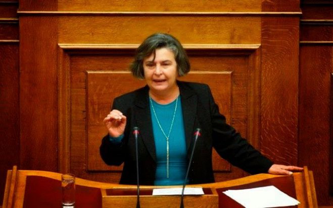 Δεν ψηφίζει το μνημόνιο και κρατά τη βουλευτική έδρα η Χαραλαμπίδου του ΣΥΡΙΖΑ