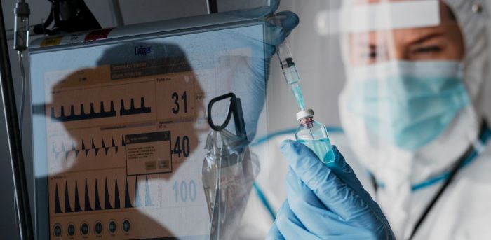 &Mu;&upsilon;&tau;&iota;&lambda;ή&nu;&eta; | &Pi;έ&theta;&alpha;&nu;&epsilon; 63&chi;&rho;&omicron;&nu;&eta; έ&pi;&epsilon;&iota;&tau;&alpha; &alpha;&pi;ό &epsilon;&mu;&beta;&omicron;&lambda;&iota;&alpha;&sigma;&mu;ό &mu;&epsilon; AstraZeneca