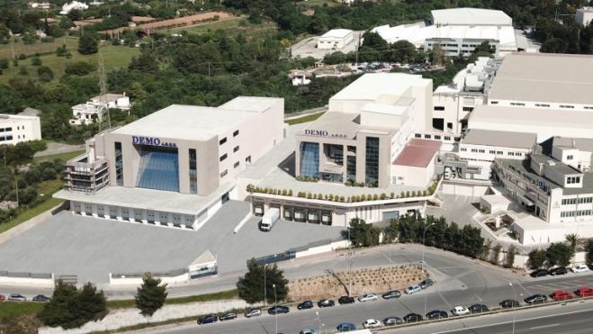 &Sigma;&tau;&alpha; 90.000.000 &epsilon;&upsilon;&rho;ώ &eta; &epsilon;&pi;έ&nu;&delta;&upsilon;&sigma;&eta; &tau;&eta;&sigmaf; DEMO &sigma;&tau;&eta;&nu; &Tau;&rho;ί&pi;&omicron;&lambda;&eta;!