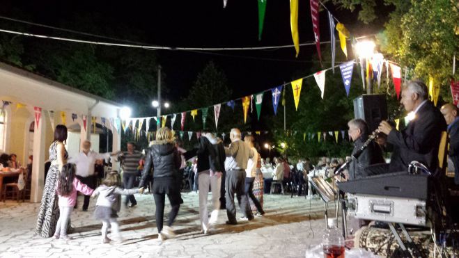 &Gamma;&lambda;έ&nu;&tau;&eta;&sigma;&alpha;&nu; &sigma;&tau;&alpha; &Mu;&alpha;&nu;&tau;&alpha;ίϊ&kappa;&alpha; (&epsilon;&iota;&kappa;ό&nu;&epsilon;&sigmaf;)