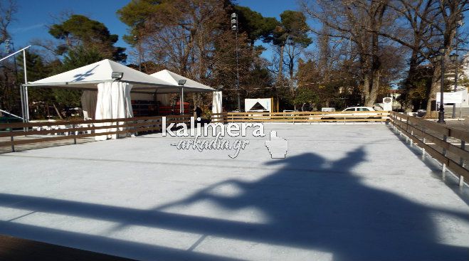 Έτοιμο το παγοδρόμιο στην Πλατεία Άρεως! (εικόνες)