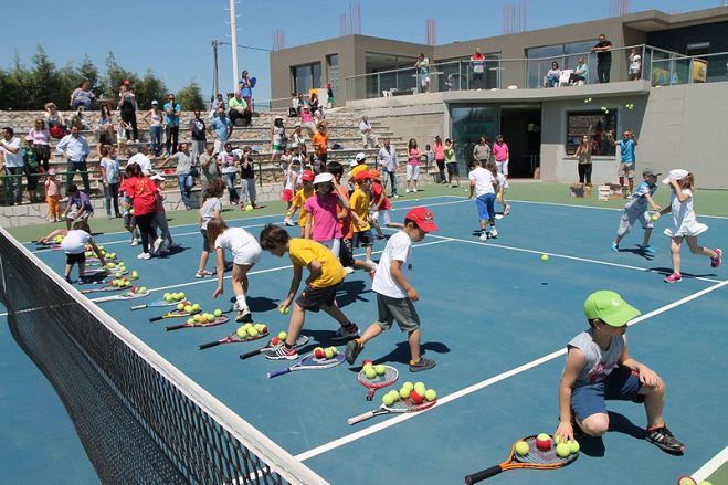 Προπονήσεις και εγγραφές στο τμήμα tennis του Σ.Α.Τ.