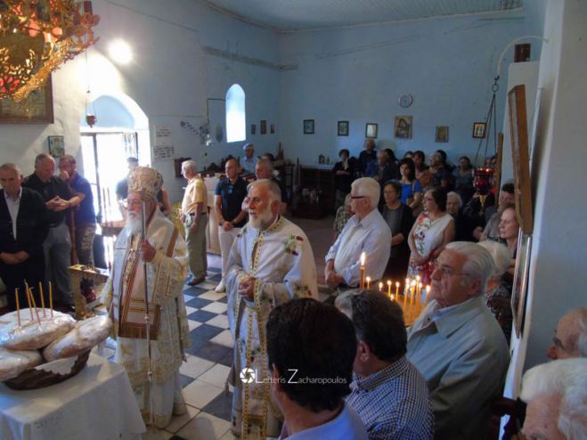 Θεία Λειτουργία στον Ιερό Ναό Τιμίου Προδρόμου, στο ιστορικό Λιμποβίσι (εικόνες)