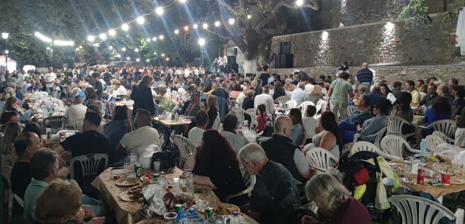 Το παραδοσιακό πανηγύρι της Παναγίας στο όμορφο χωριό των Χράνων Αρκαδίας