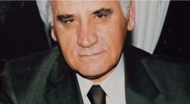 &Delta;&iota;&omicron;&nu;ύ&sigma;&iota;&omicron;&sigmaf; &Lambda;&omicron;&tau;&sigma;ά&rho;&eta;&sigmaf; | "Έ&phi;&upsilon;&gamma;&epsilon;" &omicron; &pi;&rho;ώ&eta;&nu; &Pi;&rho;ό&epsilon;&delta;&rho;&omicron;&sigmaf; &tau;&eta;&sigmaf; &Omicron;&mu;&omicron;&sigma;&pi;&omicron;&nu;&delta;ί&alpha;&sigmaf; &Epsilon;&mu;&pi;&omicron;&rho;&iota;&kappa;ώ&nu; &Sigma;&upsilon;&lambda;&lambda;ό&gamma;&omega;&nu; &Pi;&epsilon;&lambda;&omicron;&pi;&omicron;&nu;&nu;ή&sigma;&omicron;&upsilon;