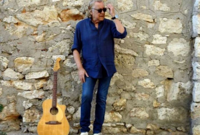 &Pi;έ&theta;&alpha;&nu;&epsilon; &omicron; &tau;&rho;&alpha;&gamma;&omicron;&upsilon;&delta;&iota;&sigma;&tau;ή&sigmaf; &Chi;&rho;ή&sigma;&tau;&omicron;&sigmaf; &Kappa;&upsilon;&rho;&iota;&alpha;&zeta;ή&sigmaf;