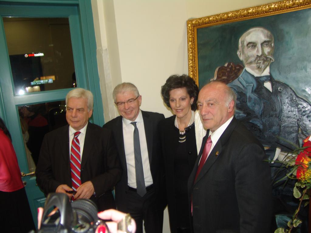 &Eta; &omicron;&mu;&iota;&lambda;ί&alpha; &tau;&omicron;&upsilon; &Delta;&eta;&mu;&omicron;&sigma;&theta;έ&nu;&eta; &Sigma;&omega;&tau;&eta;&rho;ό&pi;&omicron;&upsilon;&lambda;&omicron;&upsilon; &sigma;&tau;&eta;&nu; &tau;&epsilon;&lambda;&epsilon;&tau;ή έ&nu;&alpha;&rho;&xi;&eta; &epsilon;&pi;&alpha;&nu;&alpha;&lambda;&epsilon;&iota;&tau;&omicron;&upsilon;&rho;&gamma;ί&alpha;&sigmaf; &tau;&omicron;&upsilon; &Mu;&alpha;&lambda;&lambda;&iota;&alpha;&rho;&omicron;&pi;&omicron;&upsilon;&lambda;&epsilon;ί&omicron;&upsilon;