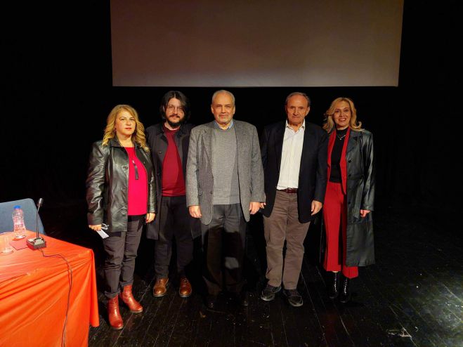 &Tau;&omicron;  &laquo;&Pi;&omicron;&lambda;&upsilon;&tau;&epsilon;&chi;&nu;&epsilon;ί&omicron;&raquo;  &zeta;&epsilon;&iota;  &mu;έ&sigma;&alpha; &alpha;&pi;ό &tau;&omicron;&upsilon;&sigmaf; &alpha;&gamma;ώ&nu;&epsilon;&sigmaf; &tau;&omicron;&upsilon; &laquo;&sigma;ή&mu;&epsilon;&rho;&alpha;&raquo;