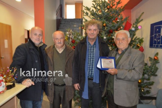 Τιμήθηκε ο κλαρινίστας «Μαυρέλιας» από τη Γορτυνία! (vd)