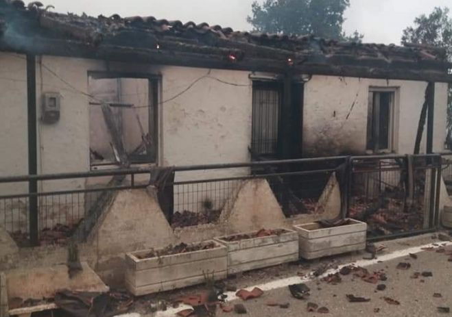 Φωτιά στη Χώρα Γορτυνίας | Κάηκαν 10 σπίτια και άλλα 20 έχουν υποστεί ζημιές (εικόνες)
