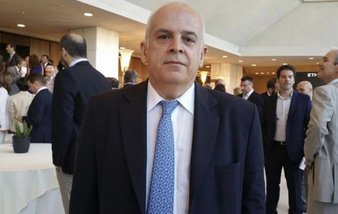 &Nu;έ&alpha; &delta;&iota;&omicron;ί&kappa;&eta;&sigma;&eta; &sigma;&tau;&eta;&nu; &Alpha;&delta;&epsilon;&lambda;&phi;ό&tau;&eta;&tau;&alpha; &Delta;&eta;&mu;&eta;&tau;&sigma;&alpha;&nu;&iota;&tau;ώ&nu; - &Pi;&rho;ό&epsilon;&delta;&rho;&omicron;&sigmaf; &omicron; &Phi;ί&lambda;&iota;&pi;&pi;&omicron;&sigmaf; &Sigma;&omega;&tau;&eta;&rho;ό&pi;&omicron;&upsilon;&lambda;&omicron;&sigmaf;