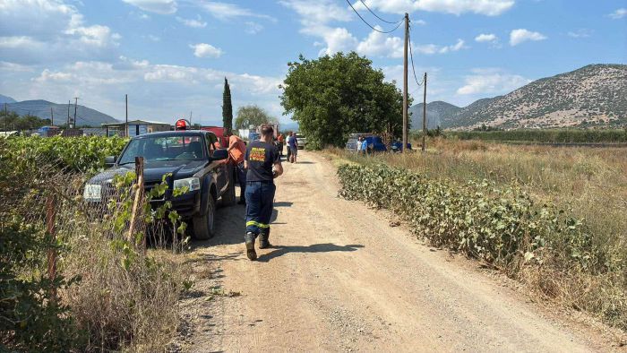 &Upsilon;&pi;ό έ&lambda;&epsilon;&gamma;&chi;&omicron; &eta; &phi;&omega;&tau;&iota;ά &sigma;&tau;&omicron; &chi;&omega;&rho;&iota;ό Ά&gamma;&iota;&omicron;&sigmaf; &Beta;&alpha;&sigma;ί&lambda;&epsilon;&iota;&omicron;&sigmaf;, &kappa;&omicron;&nu;&tau;ά &sigma;&tau;&eta;&nu; &Tau;&rho;ί&pi;&omicron;&lambda;&eta;