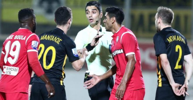 &Tau;&omicron; &delta;&iota;&sigmaf; &epsilon;&xi;&alpha;&mu;&alpha;&rho;&tau;&epsilon;ί&nu; ... | Ό&tau;&alpha;&nu; &omicron; &delta;&iota;&alpha;&iota;&tau;&eta;&tau;ή&sigmaf; &Pi;&alpha;&pi;&alpha;&delta;ό&pi;&omicron;&upsilon;&lambda;&omicron;&sigmaf; ά&phi;&eta;&nu;&epsilon; &tau;&eta;&nu; &Xi;ά&nu;&theta;&eta; &mu;&epsilon; 9 &pi;&alpha;ί&chi;&tau;&epsilon;&sigmaf; &kappa;&alpha;&iota; &mu;&epsilon;&tau;&rho;&omicron;ύ&sigma;&epsilon; &gamma;&kappa;&omicron;&lambda; &omicron;&phi;&sigma;ά&iota;&nu;&tau; &tau;&omicron;&upsilon; &Beta;&rho;ά&nu;&iota;&epsilon;&sigmaf;! (vd)