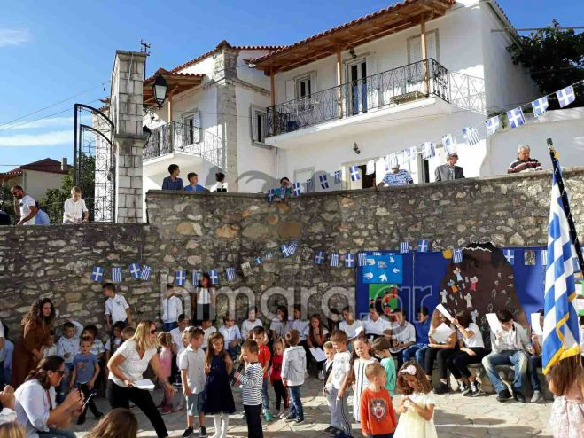 Τα ελληνόπουλα της Χιμάρας τίμησαν την επέτειο του ΟΧΙ (vd)