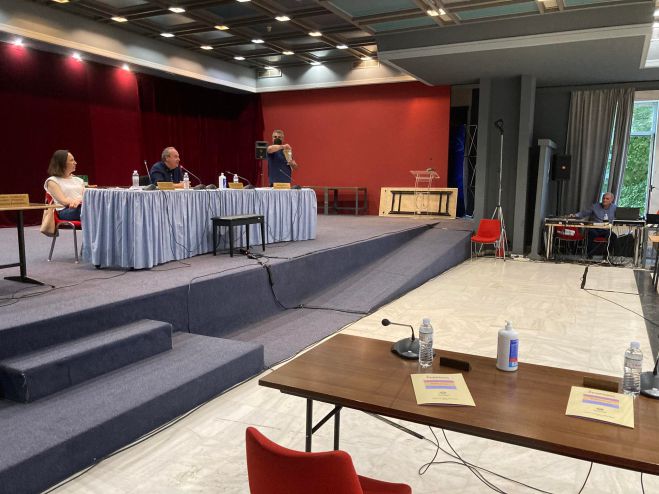 &Alpha;&nu;&alpha;&beta;&lambda;ή&theta;&eta;&kappa;&epsilon; &eta; &sigma;&upsilon;&nu;&epsilon;&delta;&rho;ί&alpha;&sigma;&eta; &tau;&omicron;&upsilon; &Delta;&eta;&mu;&omicron;&tau;&iota;&kappa;&omicron;ύ &Sigma;&upsilon;&mu;&beta;&omicron;&upsilon;&lambda;ί&omicron;&upsilon; &Tau;&rho;ί&pi;&omicron;&lambda;&eta;&sigmaf;