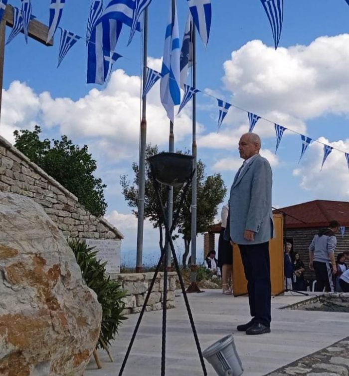 &Pi;&alpha;&pi;&alpha;&eta;&lambda;&iota;&omicron;ύ: "&Eta; &mu;ά&chi;&eta; &tau;&eta;&sigmaf; &Delta;&rho;&alpha;&mu;&pi;ά&lambda;&alpha;&sigmaf; ... &omicron;&iota; &laquo;&Theta;&epsilon;&rho;&mu;&omicron;&pi;ύ&lambda;&epsilon;&sigmaf; &tau;&omicron;&upsilon; 1821&raquo;"