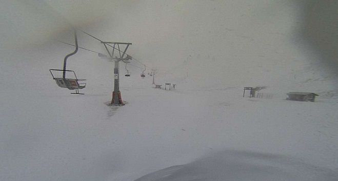 Χιονόπτωση στα Χιονοδρομικά Κέντρα Μαινάλου και Καλαβρύτων!