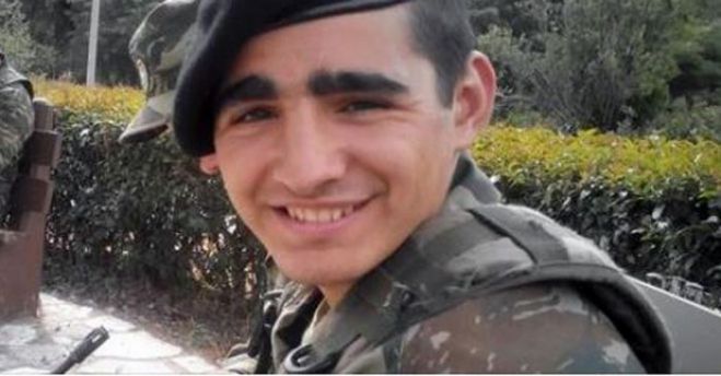Ράγισαν καρδιές στη στην κηδεία του 19χρονου Τάκη στη Σίταινα...