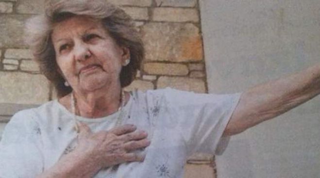 &Mu;&eta;&tau;έ&rho;&alpha; &Tau;&sigma;ί&pi;&rho;&alpha;: &laquo;&Sigma;&tau;&epsilon;&nu;&omicron;&chi;&omega;&rho;&iota;έ&mu;&alpha;&iota; &gamma;&iota;&alpha; &tau;&omicron;&nu; &Alpha;&lambda;έ&xi;&eta;. &Tau;&omicron;&nu; &tau;&epsilon;&lambda;&epsilon;&upsilon;&tau;&alpha;ί&omicron; &kappa;&alpha;&iota;&rho;ό &delta;&epsilon;&nu; &tau;&rho;ώ&epsilon;&iota; &kappa;&alpha;&iota; &delta;&epsilon;&nu; &kappa;&omicron;&iota;&mu;ά&tau;&alpha;&iota;&raquo;