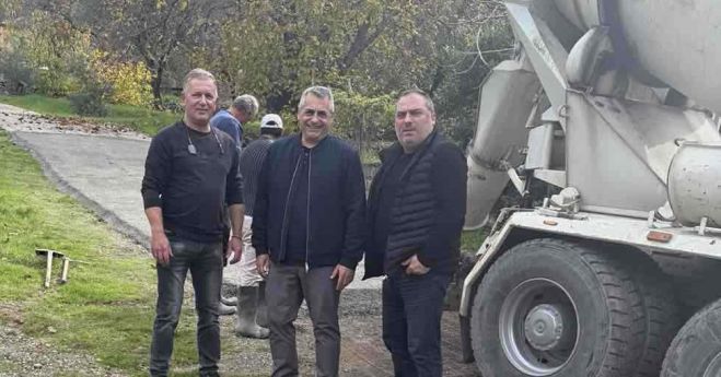 Κώστας Τζιούμης: “Συνεχίζουμε τις παρεμβάσεις με εργασίες τσιμεντόστρωσης στην Κανδύλα” (εικόνες)