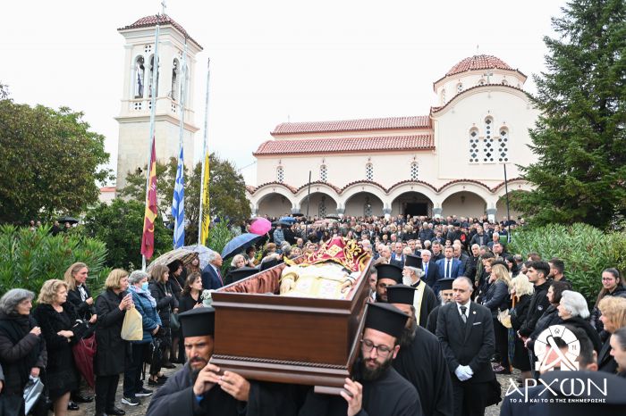 Το «ύστατο χαίρε» στον μακαριστό Αρχιμανδρίτη Ιουστίνο Τσαγκούρη (εικόνες)