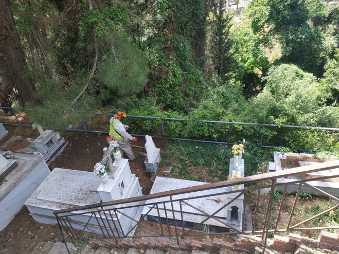 Γορτυνία | Καθαρίζονται τα κοιμητήρια