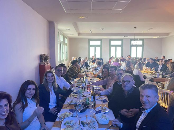 &Phi;&omega;&tau;&omicron;&gamma;&rho;&alpha;&phi;&iota;&kappa;ά "&kappa;&lambda;&iota;&kappa;" &alpha;&pi;ό &tau;&eta;&nu; &kappa;&omicron;&pi;ή &pi;ί&tau;&alpha;&sigmaf; &tau;&omicron;&upsilon; &Iota;&alpha;&tau;&rho;&iota;&kappa;&omicron;ύ &Sigma;&upsilon;&lambda;&lambda;ό&gamma;&omicron;&upsilon; &Alpha;&rho;&kappa;&alpha;&delta;ί&alpha;&sigmaf;