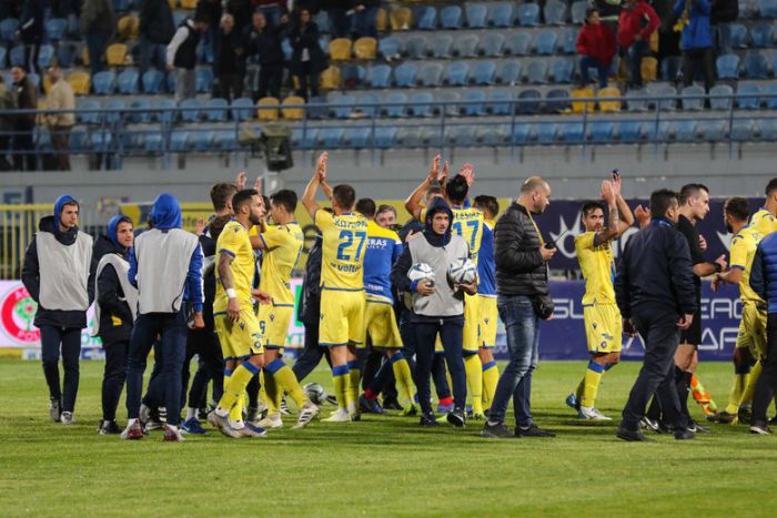 &Alpha;&sigma;&tau;έ&rho;&alpha;&sigmaf; | &Kappa;&upsilon;&kappa;&lambda;&omicron;&phi;&omicron;&rho;&omicron;ύ&nu; &tau;&alpha; &epsilon;&iota;&sigma;&iota;&tau;ή&rho;&iota;&alpha; &mu;&epsilon; &tau;&eta;&nu; &Xi;ά&nu;&theta;&eta;