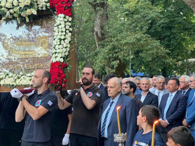 &Sigma;&tau;&eta; &lambda;&iota;&tau;ά&nu;&epsilon;&upsilon;&sigma;&eta; &tau;&eta;&sigmaf; &epsilon;&iota;&kappa;ό&nu;&alpha;&sigmaf; &tau;&eta;&sigmaf; &Pi;&alpha;&nu;&alpha;&gamma;ί&alpha;&sigmaf; &sigma;&tau;&eta;&nu; &Epsilon;&pi;&iota;&sigma;&kappa;&omicron;&pi;ή &Tau;&epsilon;&gamma;έ&alpha;&sigmaf; &omicron; &Beta;&lambda;ά&sigma;&eta;&sigmaf; (&epsilon;&iota;&kappa;ό&nu;&epsilon;&sigmaf;)