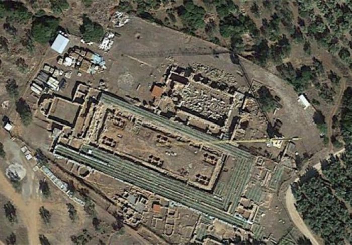 Το κλειστό Αρχαιολογικό Μουσείο Άστρους, η εγκαταλελειμμένη Έπαυλη του Ηρώδη στην Εύα Κυνουρίας και τα διαμοιρασμένα ευρήματα