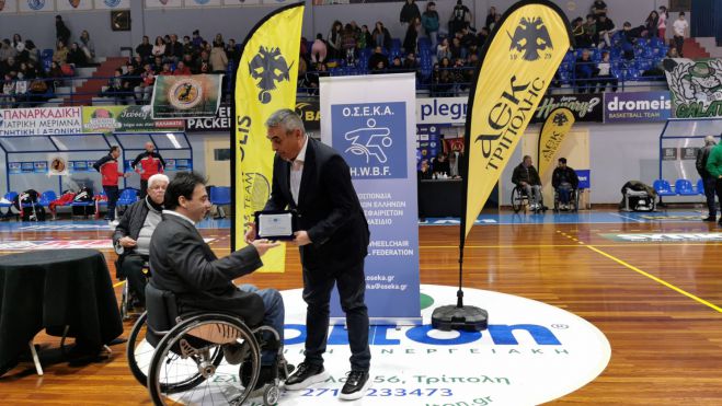&Tau;&zeta;&iota;&omicron;ύ&mu;&eta;&sigmaf;: "&Omicron; &Delta;ή&mu;&omicron;&sigmaf; &Tau;&rho;ί&pi;&omicron;&lambda;&eta;&sigmaf; &kappa;&alpha;&tau;&alpha;&beta;ά&lambda;&lambda;&epsilon;&iota; &kappa;ά&theta;&epsilon; &pi;&rho;&omicron;&sigma;&pi;ά&theta;&epsilon;&iota;&alpha; ώ&sigma;&tau;&epsilon; &nu;&alpha; έ&chi;&omicron;&upsilon;&nu; ό&lambda;&alpha; &tau;&alpha; ά&tau;&omicron;&mu;&alpha; &mu;&epsilon; &alpha;&nu;&alpha;&pi;&eta;&rho;ί&alpha; ί&sigma;&epsilon;&sigmaf; &epsilon;&upsilon;&kappa;&alpha;&iota;&rho;ί&epsilon;&sigmaf; &pi;&alpha;&nu;&tau;&omicron;ύ"