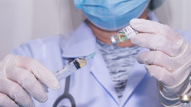 Πενταπλάσιος κίνδυνος νοσηλείας στους εμβολιασμένους με Johnson &amp; Johnson
