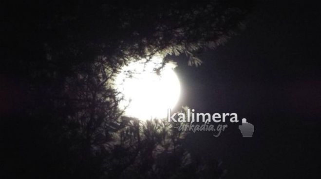 Έ&chi;&epsilon;&iota; &pi;&alpha;&nu;&sigma;έ&lambda;&eta;&nu;&omicron; &alpha;&pi;ό&psi;&epsilon; (&sigma;&tau;&eta;&nu; &Tau;&rho;ί&pi;&omicron;&lambda;&eta;) &kappa;&iota; &epsilon;ί&nu;&alpha;&iota; &omega;&rho;&alpha;ί&alpha;! (&epsilon;&iota;&kappa;ό&nu;&epsilon;&sigmaf;)