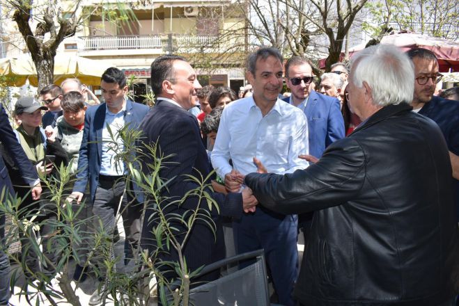&Beta;&lambda;ά&sigma;&eta;&sigmaf;: "&Mu;&epsilon; &tau;&omicron;&nu; &Kappa;&upsilon;&rho;&iota;ά&kappa;&omicron; &Mu;&eta;&tau;&sigma;&omicron;&tau;ά&kappa;&eta; &sigma;&tau;&eta;&nu; &Mu;&epsilon;&gamma;&alpha;&lambda;ό&pi;&omicron;&lambda;&eta; &gamma;&iota;&alpha; έ&nu;&alpha; &mu;έ&lambda;&lambda;&omicron;&nu; &pi;&iota;&omicron; &alpha;&iota;&sigma;&iota;ό&delta;&omicron;&xi;&omicron; &kappa;&alpha;&iota; &pi;&iota;&omicron; &phi;&omega;&tau;&epsilon;&iota;&nu;ό" (&epsilon;&iota;&kappa;ό&nu;&epsilon;&sigmaf;)