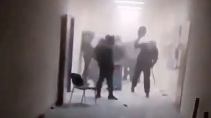 Επεισόδια στο Πολυτεχνείο με επίθεση ακροαριστερών κατά αναρχικών (vd)