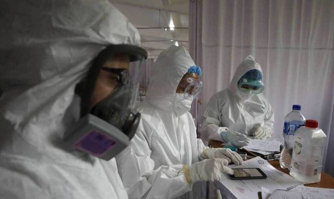 &Kappa;&omicron;&rho;&omega;&nu;&omicron;ϊό&sigmaf; &ndash; &Epsilon;&pi;&iota;&kappa;&epsilon;&phi;&alpha;&lambda;ή&sigmaf; FDA: "&Delta;&epsilon;&nu; &mu;&pi;&omicron;&rho;ώ &nu;&alpha; &pi;&rho;&omicron;&beta;&lambda;έ&psi;&omega; &pi;ό&tau;&epsilon; &theta;&alpha; έ&chi;&omicron;&upsilon;&mu;&epsilon; &tau;&omicron; &epsilon;&mu;&beta;ό&lambda;&iota;&omicron;"