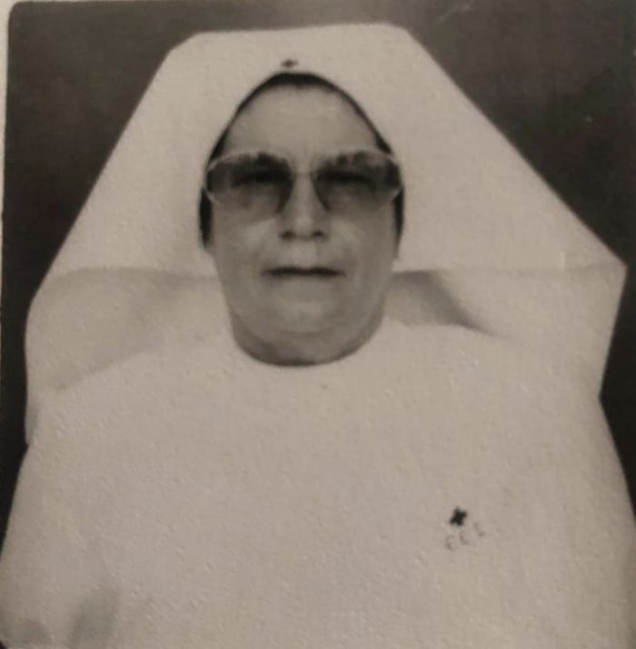 "Έ&phi;&upsilon;&gamma;&epsilon;" &eta; &Alpha;&rho;&iota;ά&delta;&nu;&eta; &Mu;&upsilon;&lambda;&omega;&nu;ά - &Sigma;&upsilon;&lambda;&lambda;&upsilon;&pi;&eta;&tau;ή&rho;&iota;&alpha; &alpha;&pi;ό &tau;&omicron;&nu; &Epsilon;&rho;&upsilon;&theta;&rho;ό &Sigma;&tau;&alpha;&upsilon;&rho;ό &Tau;&rho;ί&pi;&omicron;&lambda;&eta;&sigmaf;