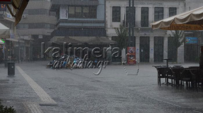 «Κατέβασε» πολύ νερό ο ουρανός - Ισχυρή καταιγίδα στην Τρίπολη! (εικόνες)
