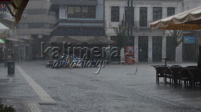 «Κατέβασε» πολύ νερό ο ουρανός - Ισχυρή καταιγίδα στην Τρίπολη! (εικόνες)