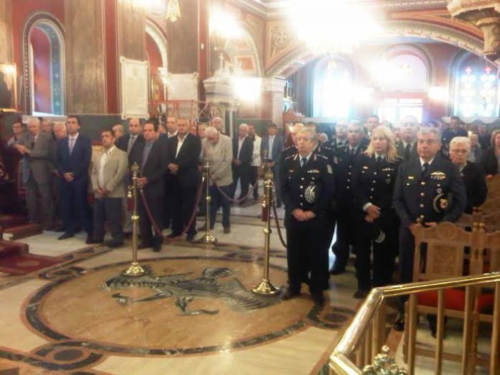 &Alpha;&sigma;&tau;&upsilon;&nu;&omicron;&mu;ί&alpha; &ndash; &Gamma;&iota;&omicron;&rho;&tau;ά&sigma;&tau;&eta;&kappa;&epsilon; &omicron; Ά&gamma;&iota;&omicron;&sigmaf; &Alpha;&rho;&tau;έ&mu;&iota;&omicron;&sigmaf; &sigma;&tau;&omicron; &Mu;&eta;&tau;&rho;&omicron;&pi;&omicron;&lambda;&iota;&tau;&iota;&kappa;ό &Nu;&alpha;ό &tau;&eta;&sigmaf; &Tau;&rho;ί&pi;&omicron;&lambda;&eta;&sigmaf; (&epsilon;&iota;&kappa;ό&nu;&epsilon;&sigmaf;)