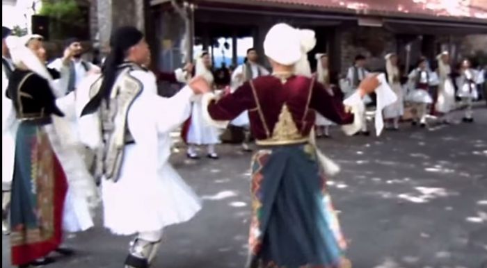 Παραδοσιακοί χοροί στο Αντάμωμα των Μαγουλιανιτών στη Γορτυνία (vd)!