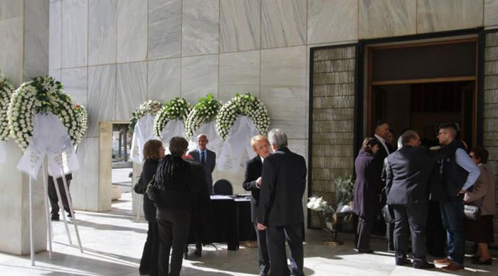 &Tau;&omicron; &tau;&epsilon;&lambda;&epsilon;&upsilon;&tau;&alpha;ί&omicron; &laquo;&alpha;&nu;&tau;ί&omicron;&raquo; &sigma;&tau;&eta; &Mu;&alpha;&rho;ί&alpha; &Pi;&alpha;&pi;&omicron;&upsilon;&tau;&sigma;ά&kappa;&eta; (vd)