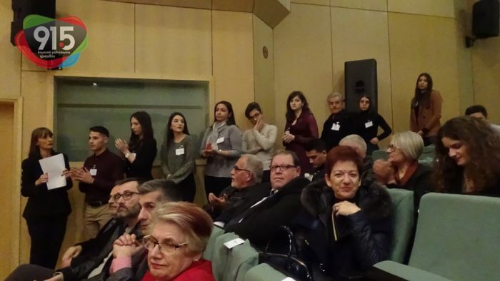 &Tau;&rho;ί&pi;&omicron;&lambda;&eta; | &Beta;&rho;ά&beta;&epsilon;&upsilon;&sigma;&eta; &alpha;&rho;&iota;&sigma;&tau;&omicron;ύ&chi;&omega;&nu; &mu;&alpha;&theta;&eta;&tau;ώ&nu; &tau;&eta;&sigmaf; &Pi;&epsilon;&lambda;&omicron;&pi;&omicron;&nu;&nu;ή&sigma;&omicron;&upsilon; &alpha;&pi;ό &tau;&eta;&nu; Eurobank (vd)