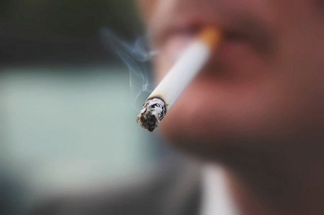 &Eta; &pi;&rho;ώ&tau;&eta; &lambda;έ&sigma;&chi;&eta; &kappa;&alpha;&pi;&nu;&iota;&sigma;&tau;ώ&nu; (&mu;&epsilon; &tau;&iota;&sigmaf; &epsilon;&upsilon;&lambda;&omicron;&gamma;ί&epsilon;&sigmaf; &tau;&omicron;&upsilon; &Sigma;&tau;&Epsilon;) &epsilon;ί&nu;&alpha;&iota; &gamma;&epsilon;&gamma;&omicron;&nu;ό&sigmaf;!